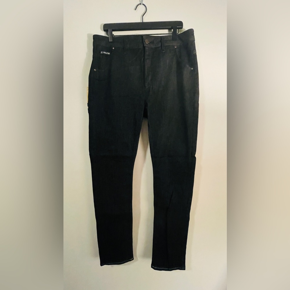 Dark-wash recycled jeans